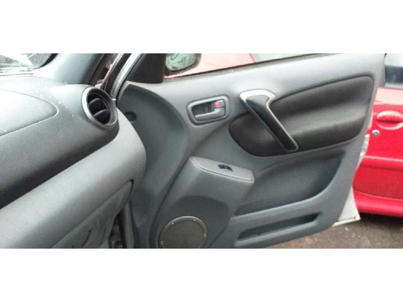 Recambio de guarnecido puerta delantera derecha para toyota rav 4 (a2) 2.0 turbodiesel cat referencia OEM IAM 67777X1B02  