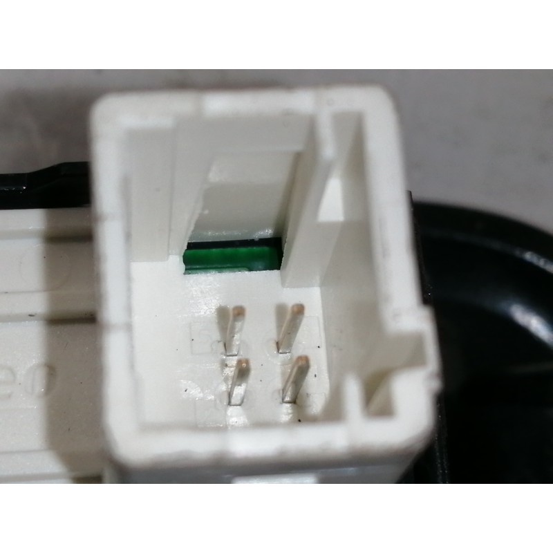 Recambio de mando elevalunas trasero derecho para citroën c3 feel referencia OEM IAM 96762292ZD  