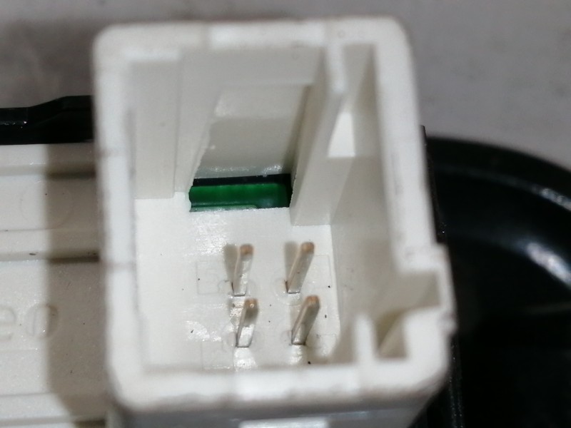 Recambio de mando elevalunas trasero derecho para citroën c3 feel referencia OEM IAM 96762292ZD  