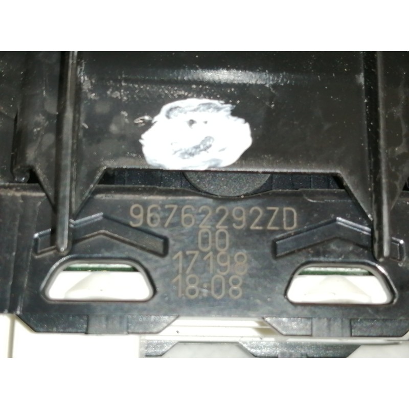 Recambio de mando elevalunas trasero derecho para citroën c3 feel referencia OEM IAM 96762292ZD  