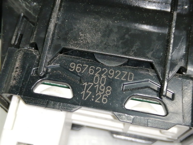 Recambio de mando elevalunas trasero izquierdo para citroën c3 feel referencia OEM IAM 96762292ZD  