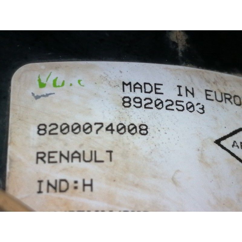 Recambio de faro antiniebla izquierdo para renault megane ii berlina 3p gt referencia OEM IAM 82007400B  