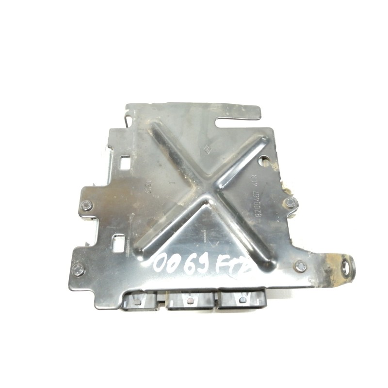 Recambio de centralita motor uce para renault scenic ii grand expression referencia OEM IAM 8200766462 8200125077 S118539002E