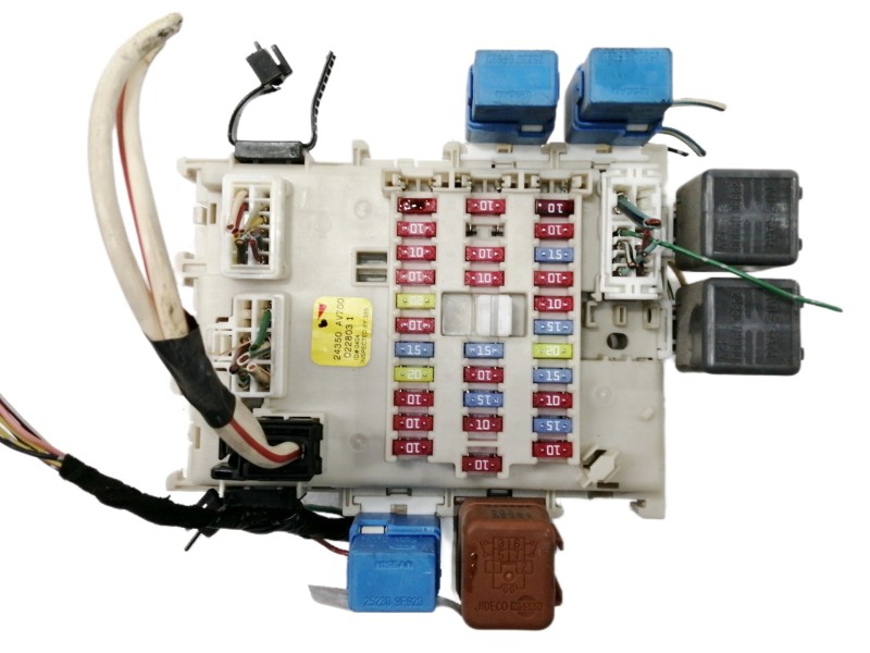 Recambio de caja reles / fusibles para nissan primera berlina (p12) acenta referencia OEM IAM 24350AV700  