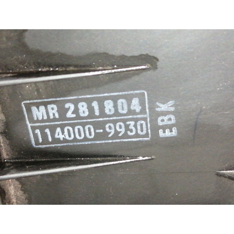 Recambio de filtro aire para mitsubishi space wagon (n80/n90) 2,4 glx referencia OEM IAM 1140009930  