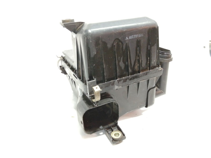 Recambio de filtro aire para mitsubishi space wagon (n80/n90) 2,4 glx referencia OEM IAM 1140009930  