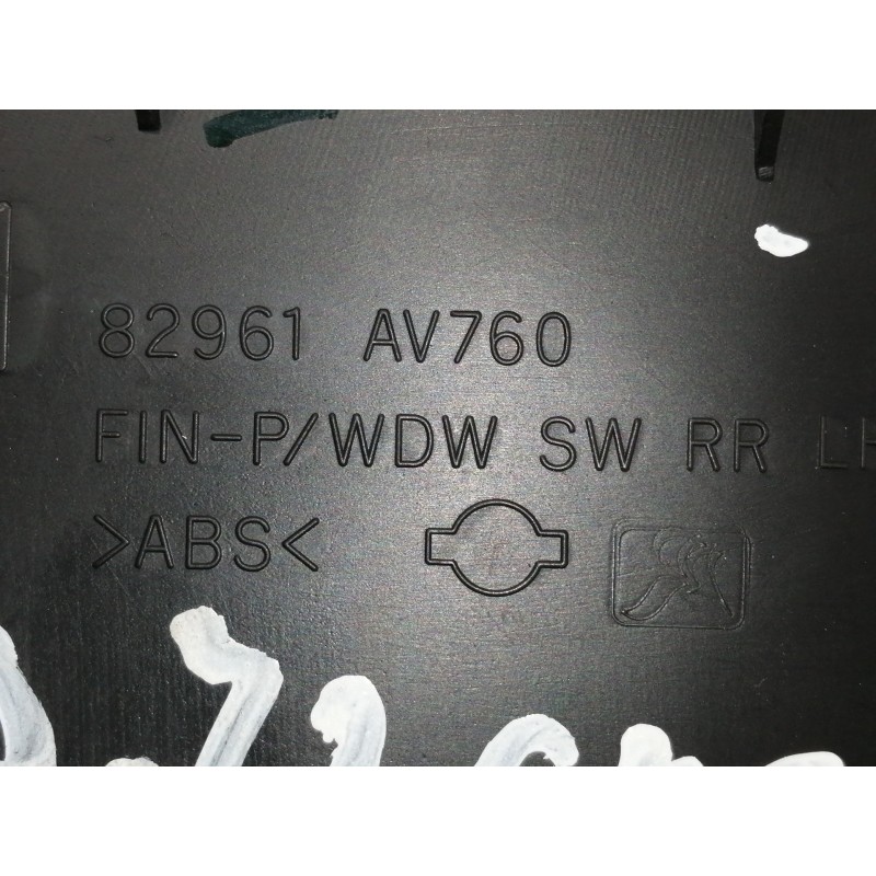Recambio de mando elevalunas trasero izquierdo para nissan primera berlina (p12) acenta referencia OEM IAM 82961AV760  