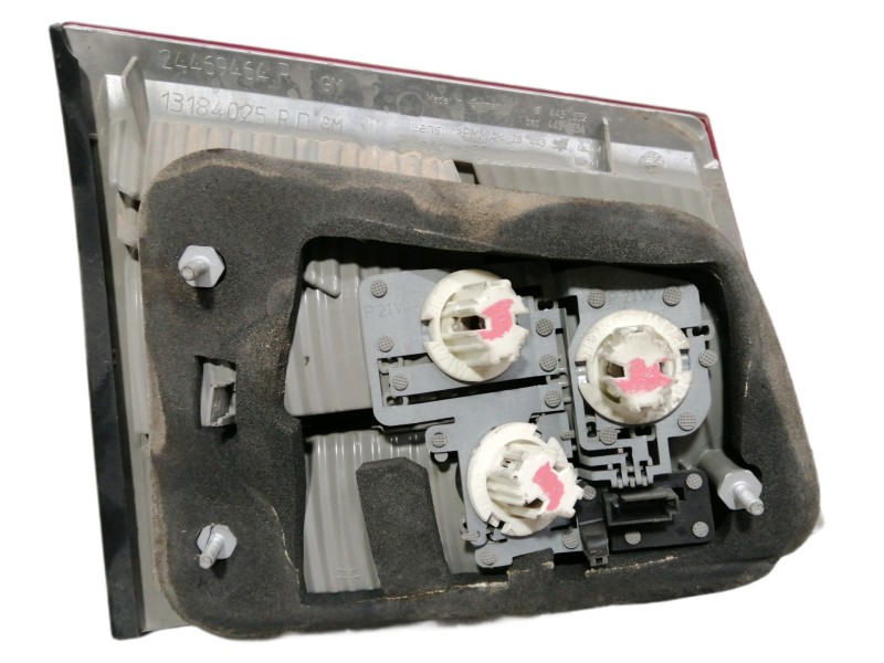 Recambio de piloto trasero derecho interior para opel vectra c caravan sport referencia OEM IAM 13184025  