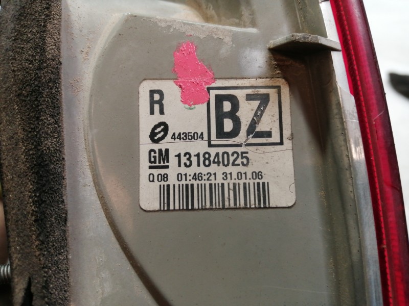 Recambio de piloto trasero derecho interior para opel vectra c caravan sport referencia OEM IAM 13184025  