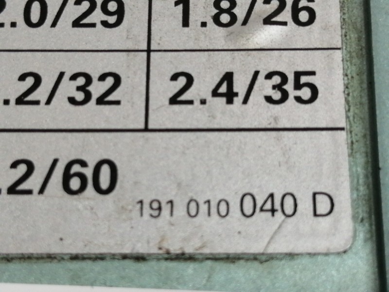 Recambio de tapa exterior combustible para volkswagen golf ii (191/193) cl referencia OEM IAM 321809905  