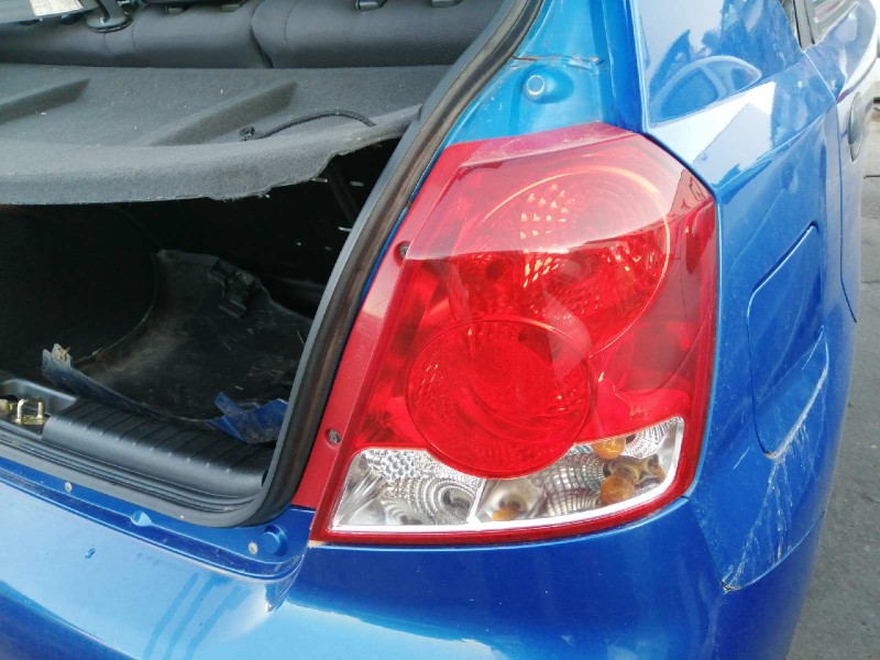 Recambio de piloto trasero derecho para chevrolet kalos 1.2 se referencia OEM IAM 300267R  