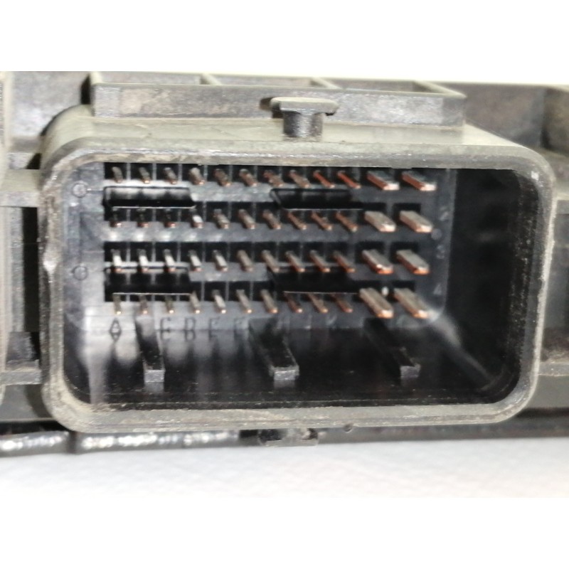 Recambio de centralita motor uce para renault megane ii berlina 5p confort authentique referencia OEM IAM 0281011776  