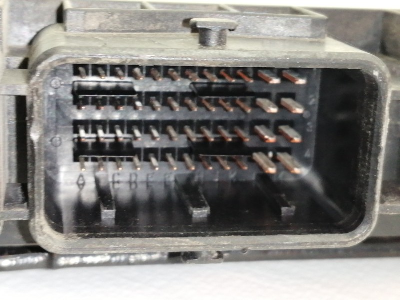 Recambio de centralita motor uce para renault megane ii berlina 5p confort authentique referencia OEM IAM 0281011776  