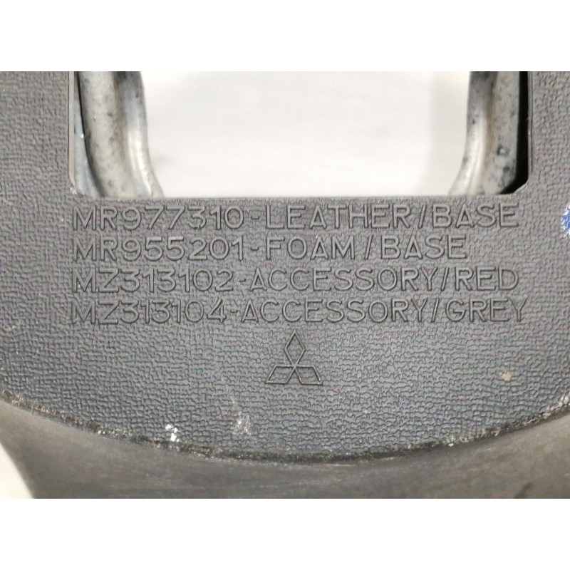 Recambio de volante para mitsubishi colt berlina 5 (z30a) 1.5 di-d insport referencia OEM IAM 6027644C MR977310 ME955201 MZ31310