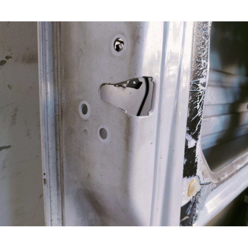 Recambio de puerta delantera izquierda para peugeot boxer caja cerr. techo sobreelev. (rs3200)(330)(´02) 330 mh td referencia OE