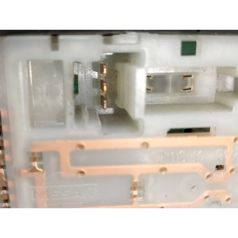 Recambio de mando elevalunas delantero izquierdo para nissan tiida (c11x/sc11x) acenta referencia OEM IAM   