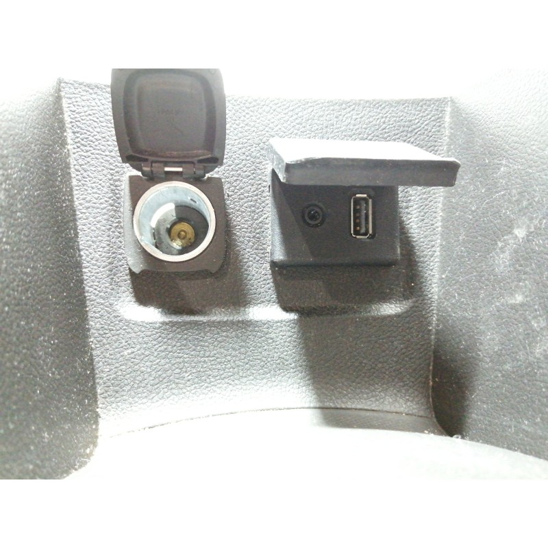 Recambio de moldura para opel mokka selective referencia OEM IAM 95080702  