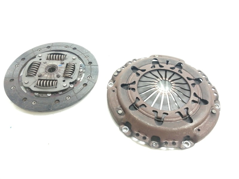 Recambio de kit embrague para citroën berlingo 1.6 hdi 75 xtr referencia OEM IAM 324038910  
