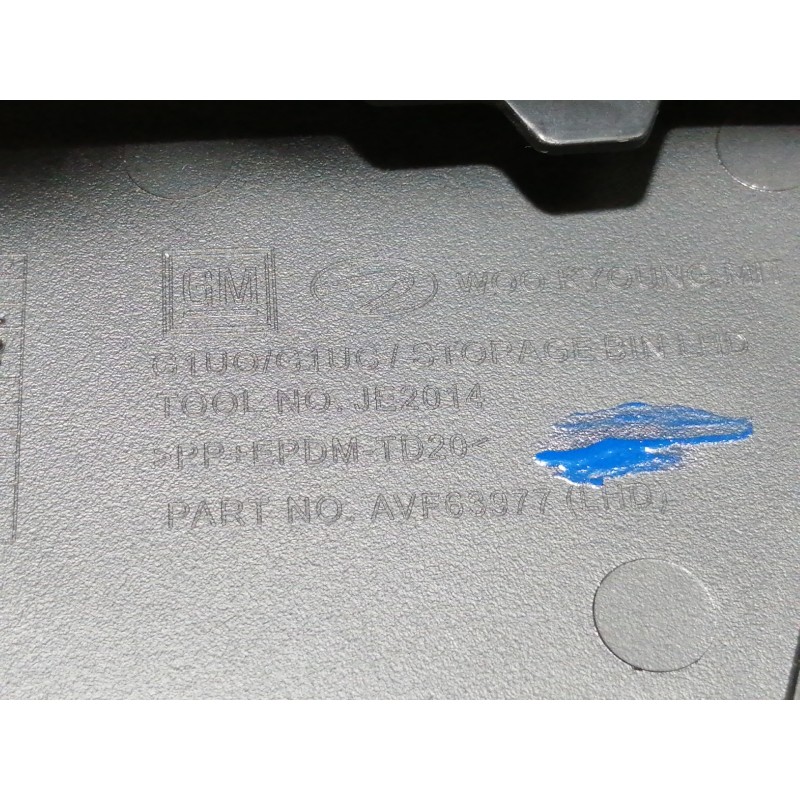 Recambio de moldura para opel mokka selective referencia OEM IAM AVF03977  