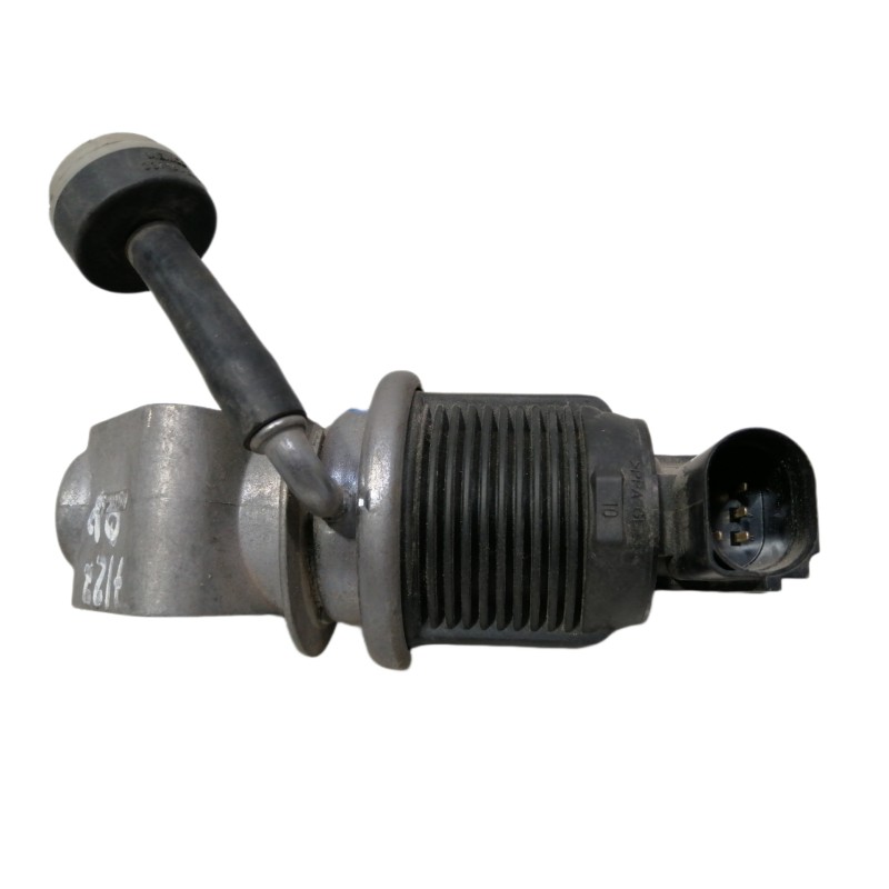 Recambio de valvula egr para volkswagen polo (9n1) gt referencia OEM IAM 036131503T 72824804 5 PINES