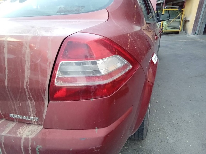 Recambio de piloto trasero derecho para renault megane ii classic berlina confort authentique referencia OEM IAM 8200417347 2007