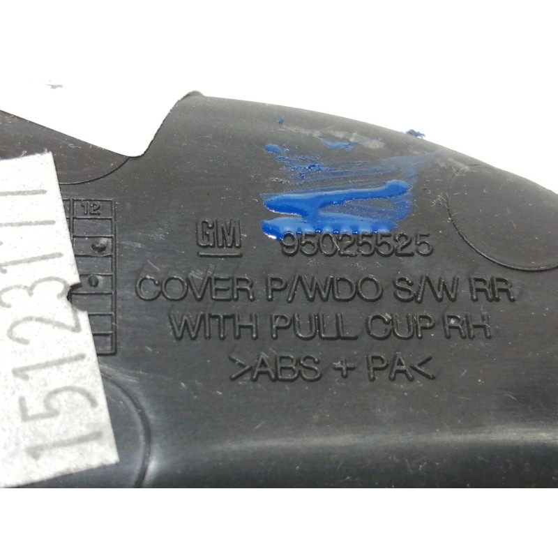 Recambio de mando elevalunas trasero derecho para opel mokka selective referencia OEM IAM 94537607  