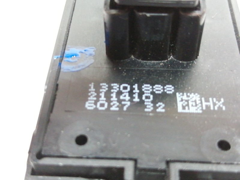 Recambio de mando elevalunas trasero izquierdo para opel mokka selective referencia OEM IAM 95025524  