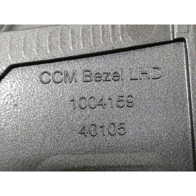 Recambio de moldura para ford fiesta (cb1) ghia referencia OEM IAM 8A6118D422AFW  