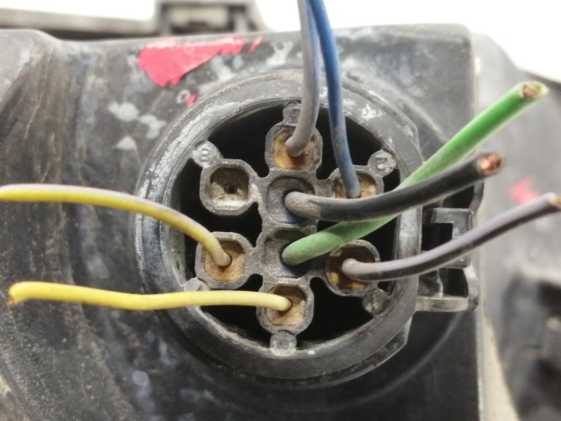 Recambio de faro derecho para peugeot bipper básico referencia OEM IAM 45560393  