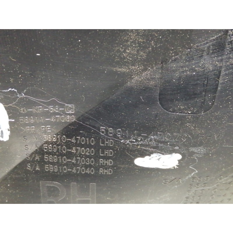 Recambio de apoyabrazos central para toyota prius (zvw50) basis referencia OEM IAM 5891147070  