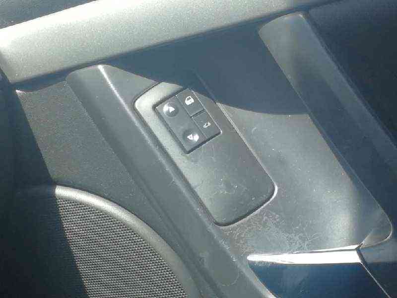 Recambio de mando elevalunas delantero derecho para opel vectra c berlina comfort referencia OEM IAM 24453571  