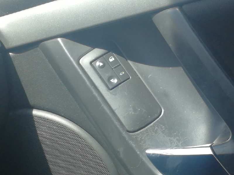 Recambio de mando elevalunas delantero derecho para opel vectra c berlina comfort referencia OEM IAM 24453571  
