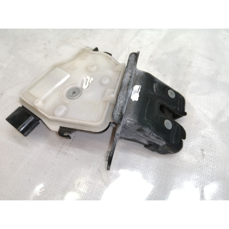 Recambio de cerradura maletero / porton para toyota prius (zvw50) basis referencia OEM IAM   