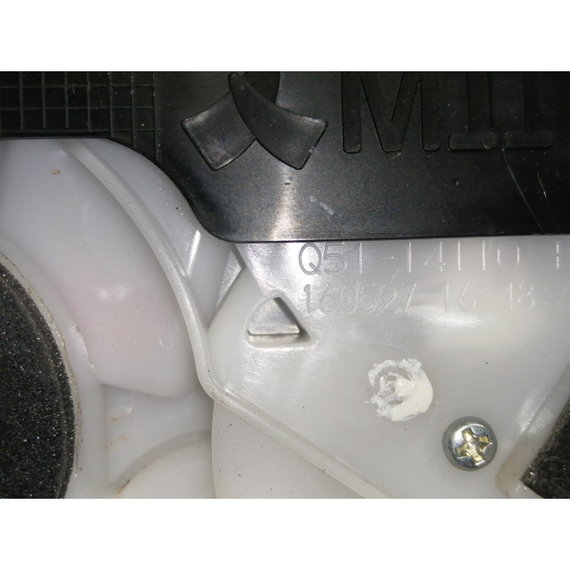 Recambio de cerradura puerta trasera derecha para toyota prius (zvw50) basis referencia OEM IAM Q5114110  