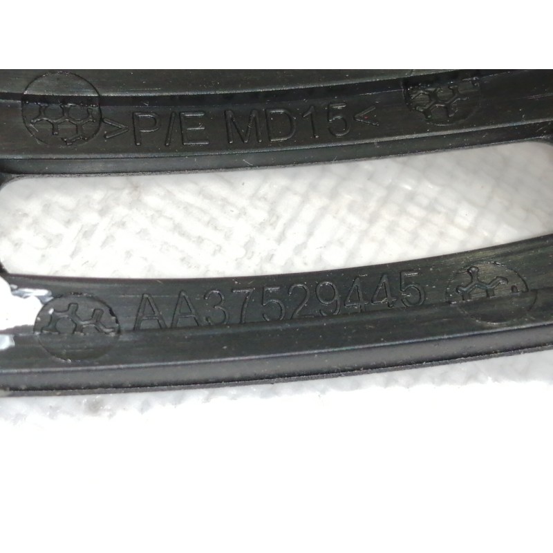 Recambio de moldura para citroën c3 shine referencia OEM IAM 9812401777  