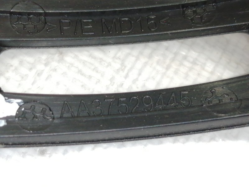 Recambio de moldura para citroën c3 shine referencia OEM IAM 9812401777  