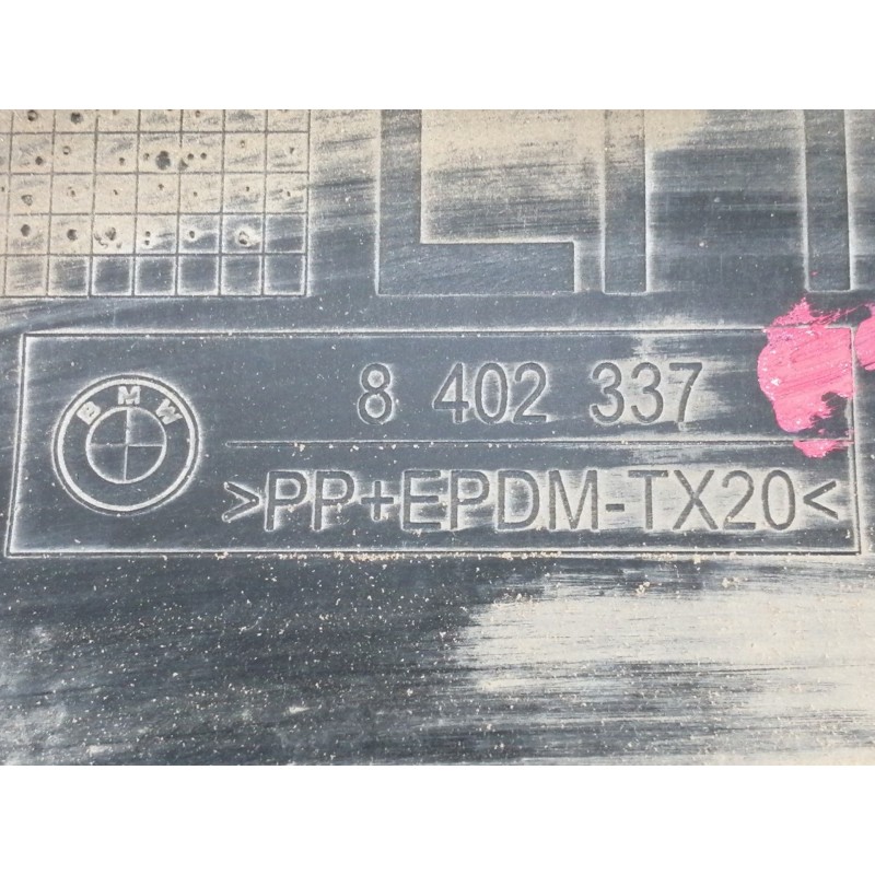 Recambio de aletin trasero izquierdo para bmw x5 (e53) 3.0d referencia OEM IAM 8402337  