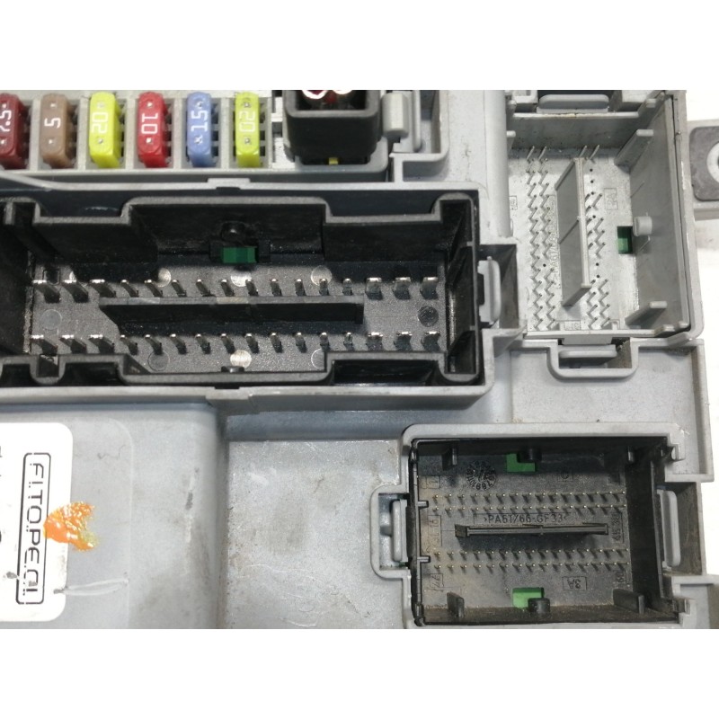 Recambio de caja reles / fusibles para peugeot bipper básico referencia OEM IAM 01368890080  