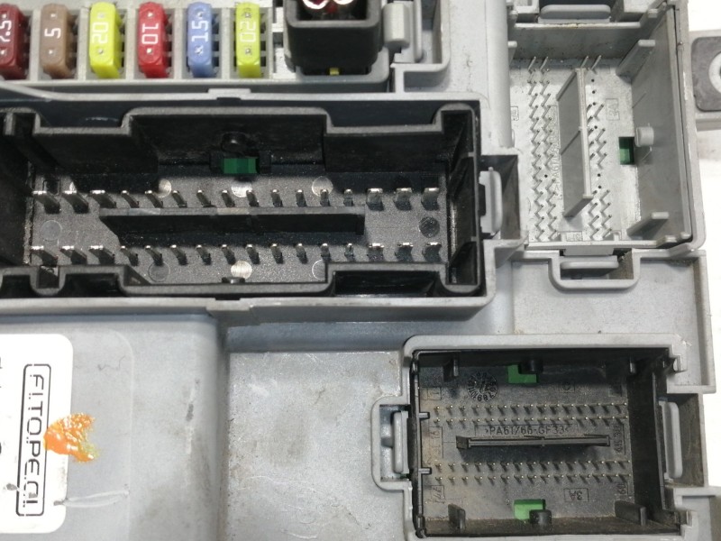 Recambio de caja reles / fusibles para peugeot bipper básico referencia OEM IAM 01368890080  