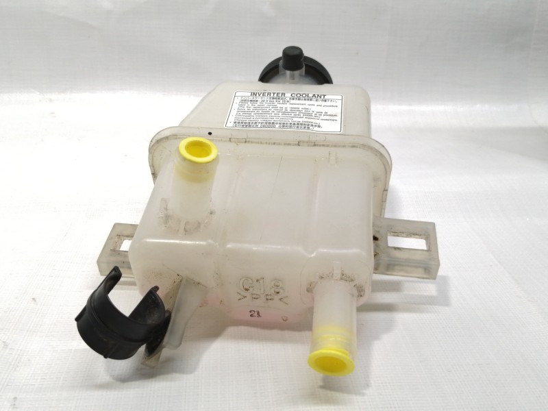 Recambio de deposito expansion para toyota prius (zvw50) basis referencia OEM IAM   