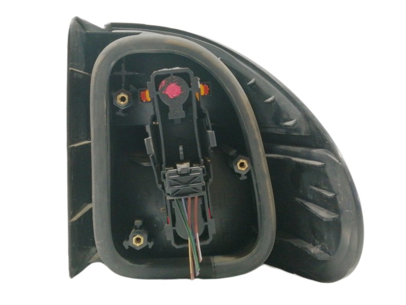 Recambio de piloto trasero izquierdo para renault laguna (b56) 1.8 rn (b56b) referencia OEM IAM 7700820052  