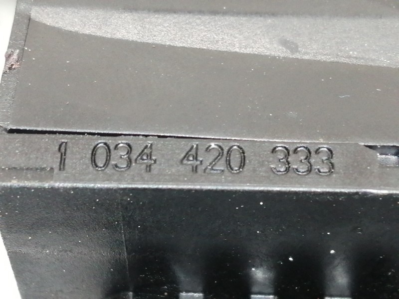 Recambio de elevalunas delantero derecho para citroën c3 shine referencia OEM IAM 9813093380  