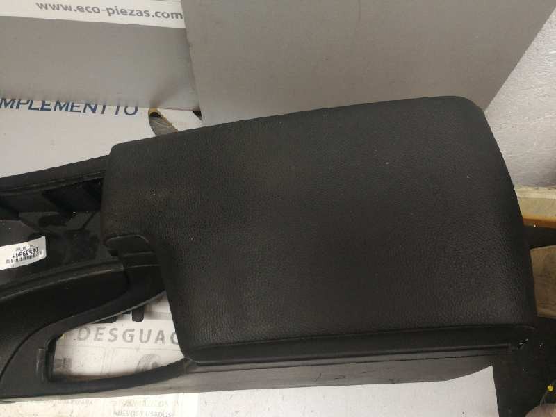Recambio de apoyabrazos central para bmw serie 3 berlina (e90) 320d referencia OEM IAM 08539841 08539841 