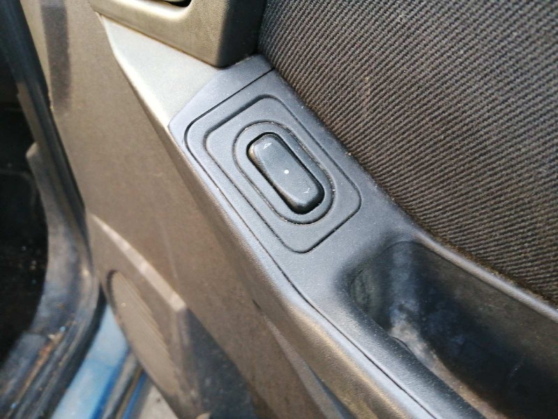 Recambio de mando elevalunas delantero derecho para opel meriva cosmo referencia OEM IAM 24407699 0801024 