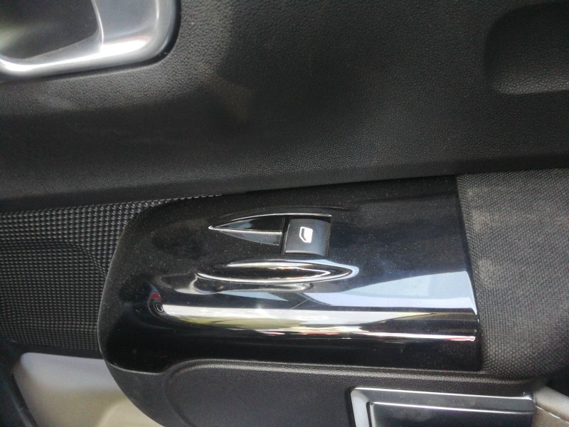 Recambio de mando elevalunas delantero derecho para citroën c3 shine referencia OEM IAM 96762292ZD  