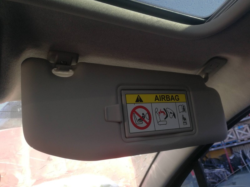 Recambio de parasol derecho para citroën c3 shine referencia OEM IAM 98100807BJ  