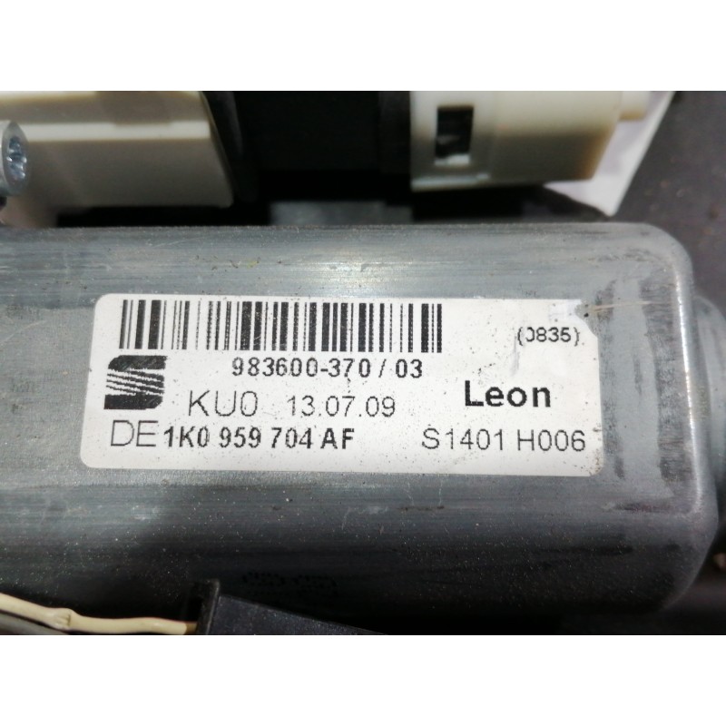 Recambio de elevalunas trasero derecho para seat leon (1p1) reference referencia OEM IAM 1K0959704AF 983600370 