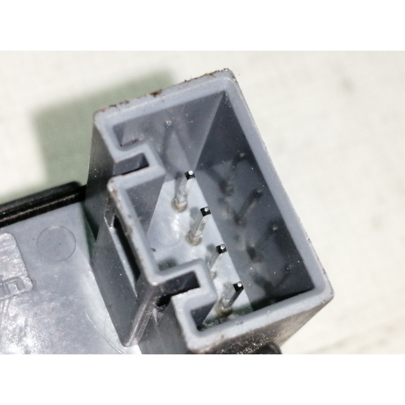 Recambio de mando elevalunas trasero derecho para seat leon (1p1) reference referencia OEM IAM 156023181  