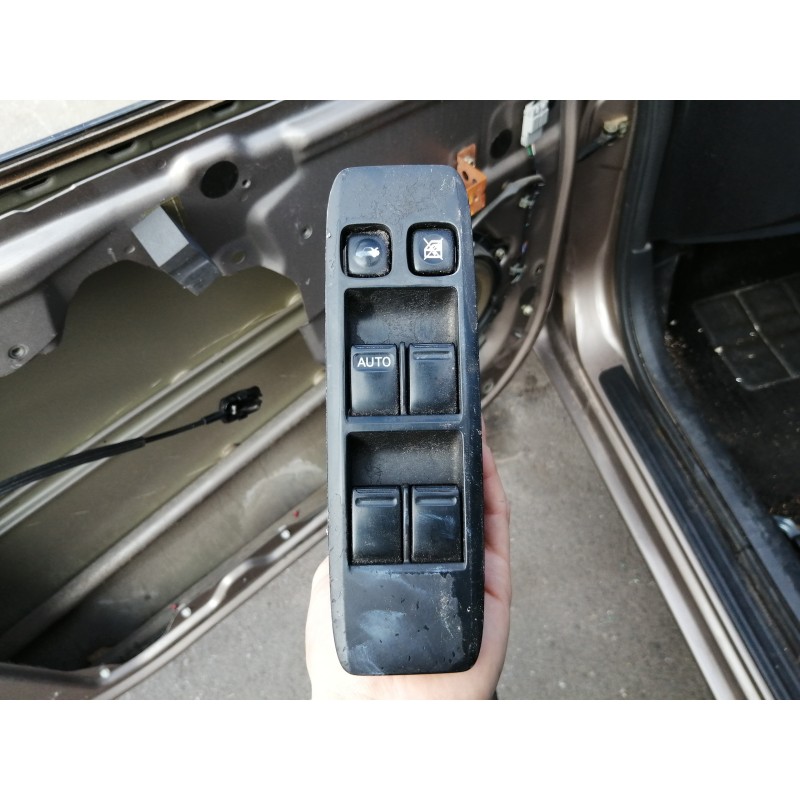Recambio de mando elevalunas delantero izquierdo para nissan primera berlina (p12) acenta referencia OEM IAM 25401AV640 C8DD702N