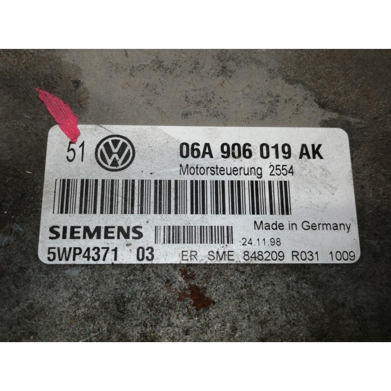 Recambio de centralita motor uce para volkswagen golf iv berlina (1j1) 1.6 referencia OEM IAM 06A906019AK  